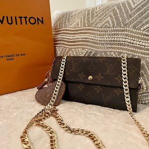 Louis Vuitton wallet on chain 100% AUTHENTIC